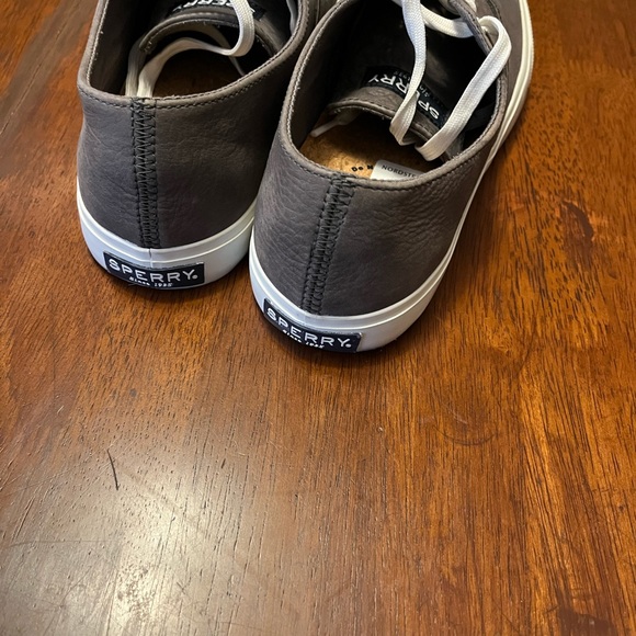 SPERRY suede sneaker, grey, mens size 10 - Picture 2 of 6